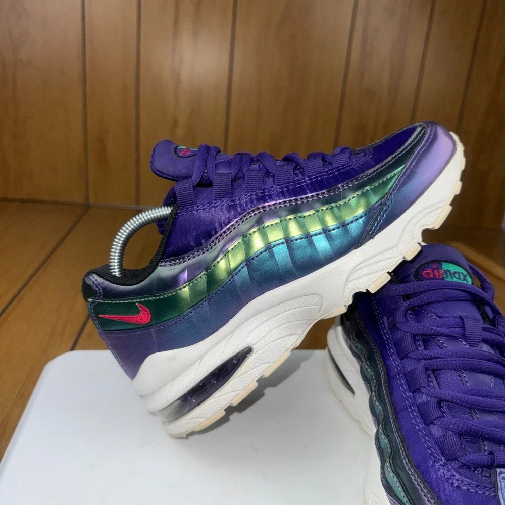 Nike Air Max 95 Kids Youth Size 4Y Purple Teal Iridescent‎ AJ1899 500